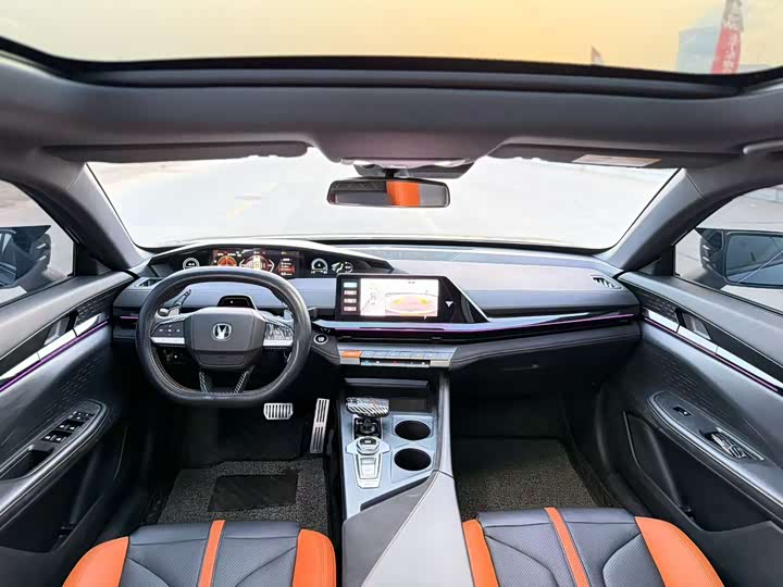 Фото 8 - Changan UNI-V