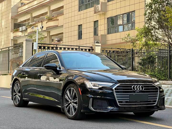 Фото 2 - Audi A6L