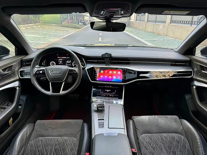 Фото 4 - Audi A6L