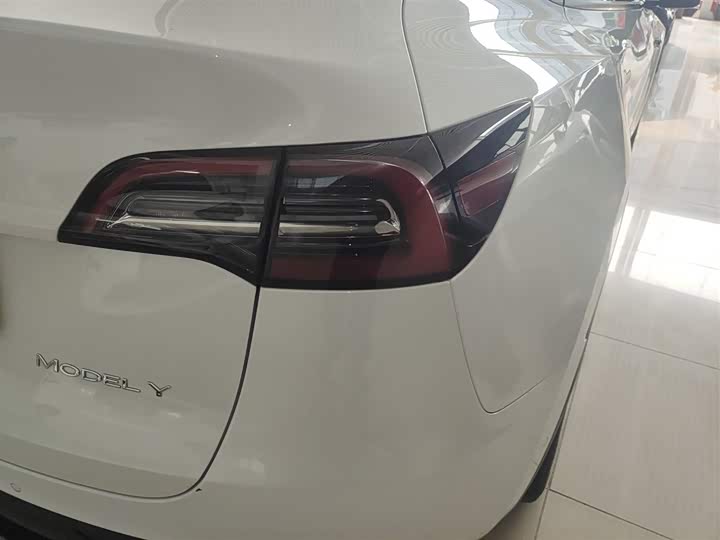 Фото 8 - Tesla Model Y