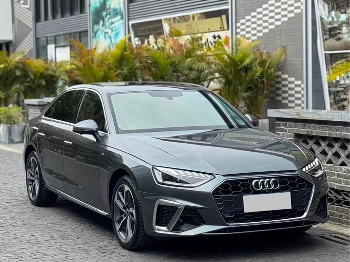 Фото 3 - Audi A4L