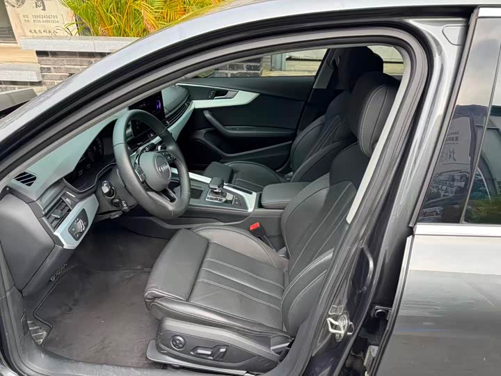 Фото 5 - Audi A4L