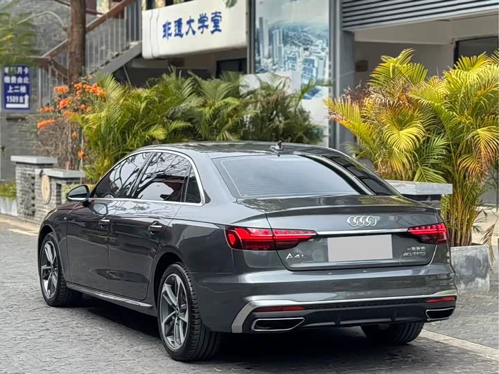 Фото 7 - Audi A4L