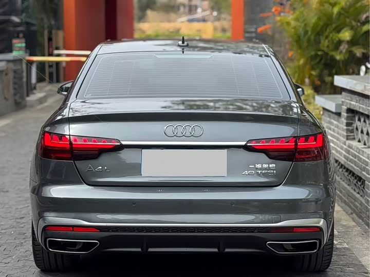 Фото 8 - Audi A4L