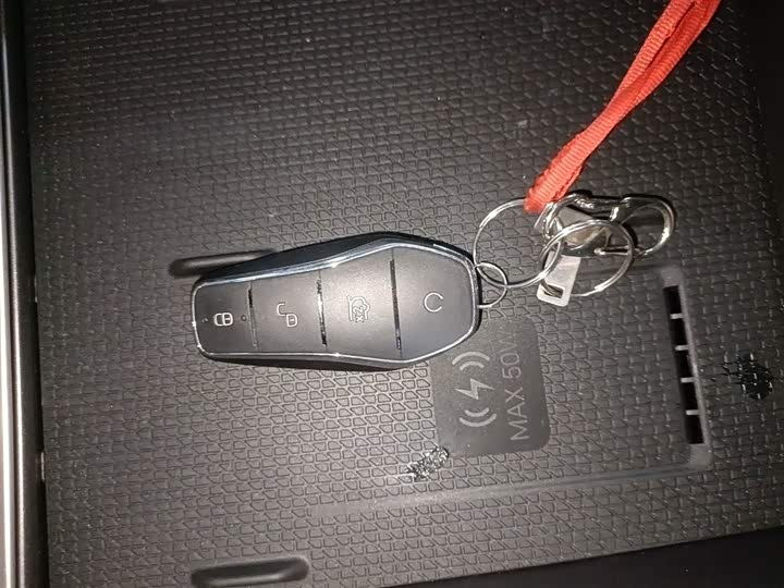 Фото 9 - BYD Yuan Up