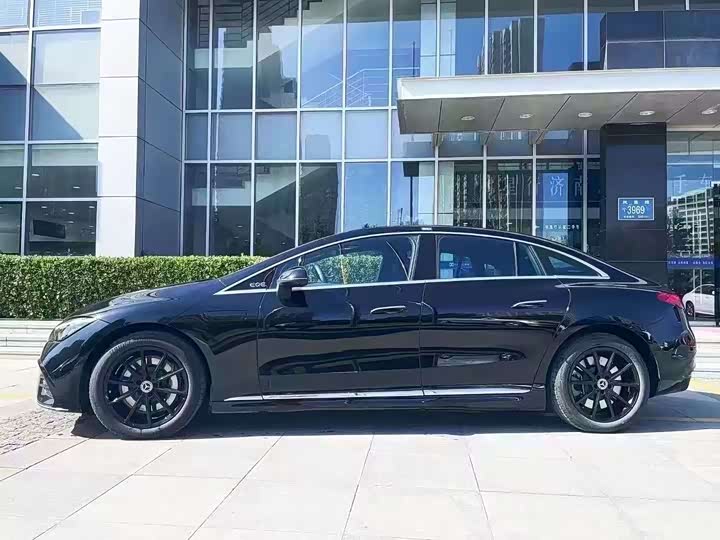 Фото 3 - Mercedes-Benz EQE