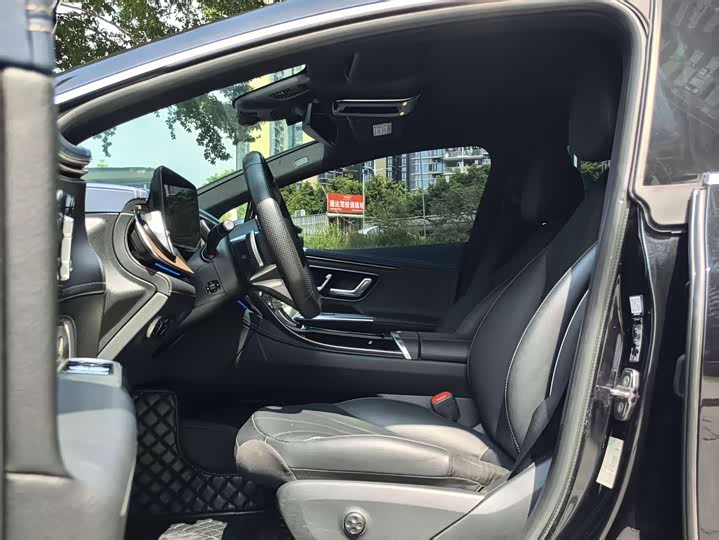 Фото 9 - Mercedes-Benz EQE