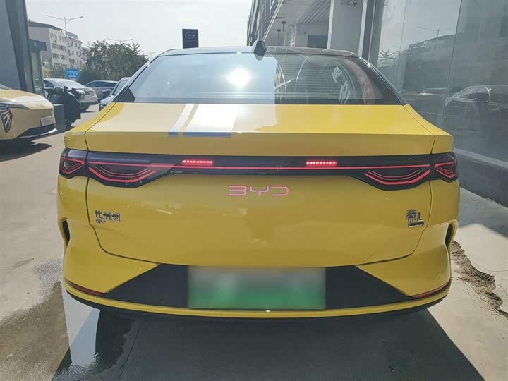 Фото 6 - BYD Qin L