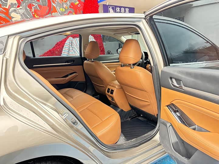 Фото 8 - Nissan Teana