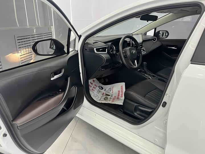 Фото 7 - Toyota Corolla