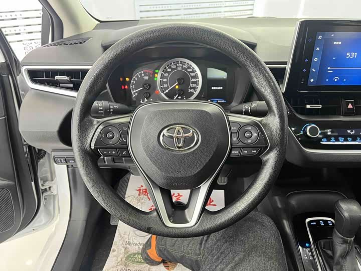 Фото 9 - Toyota Corolla