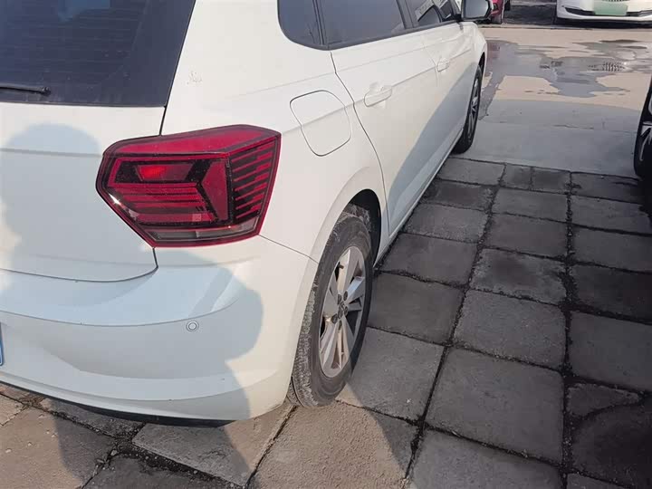 Фото 8 - Volkswagen Polo