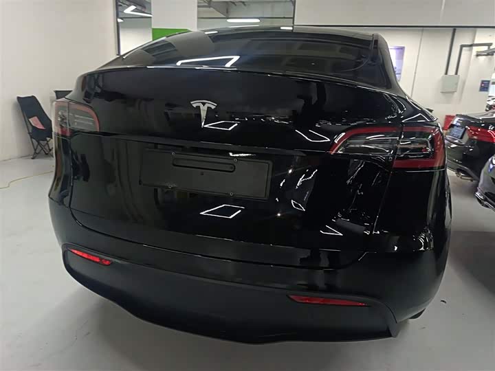 Фото 6 - Tesla Model Y