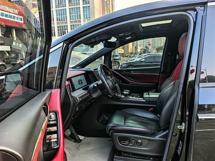 Фото 5 - GAC Trumpchi M8