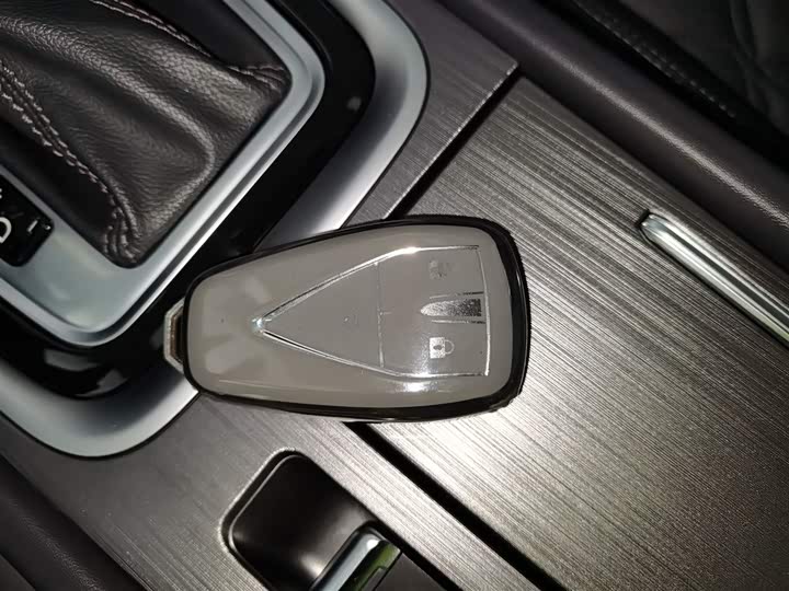 Фото 9 - Changan Raeton CC