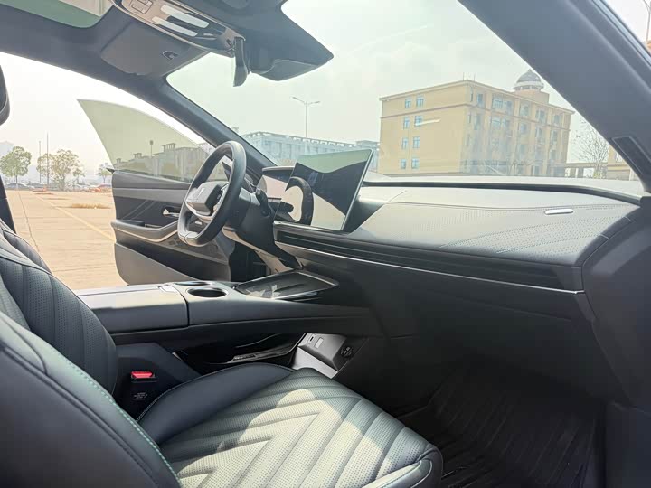 Фото 8 - Changan Deepal SL03