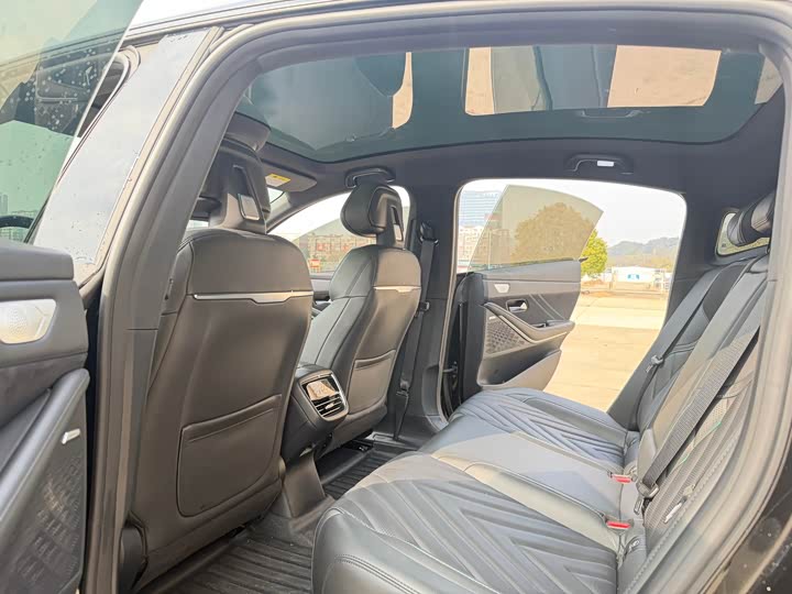 Фото 9 - Changan Deepal SL03