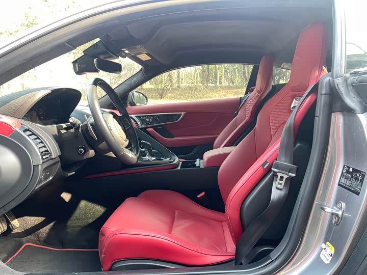 Фото 9 - Jaguar F-Type