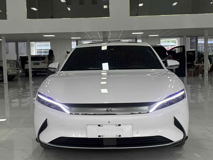 Фото 2 - BYD Han