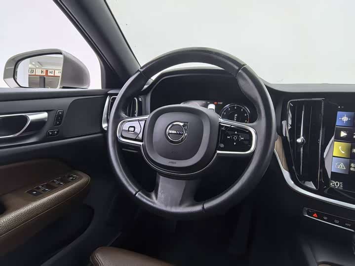 Фото 5 - Volvo S60