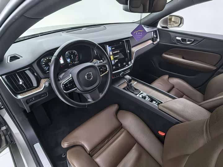 Фото 7 - Volvo S60