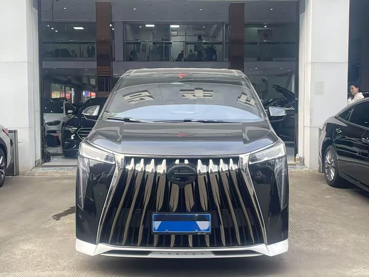 Фото 2 - GAC Trumpchi M8