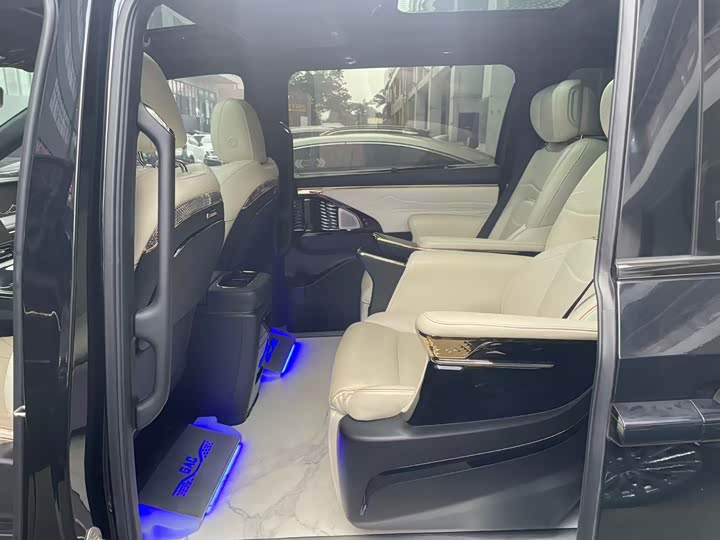 Фото 5 - GAC Trumpchi M8