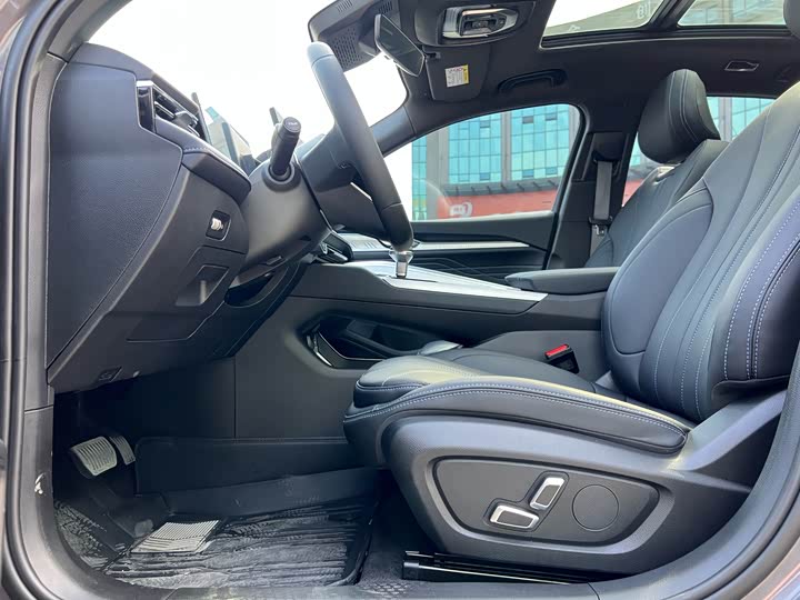 Фото 4 - Geely Preface