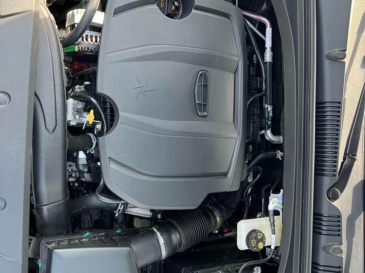 Фото 8 - Geely Preface