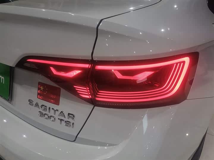 Фото 8 - Volkswagen Sagitar L