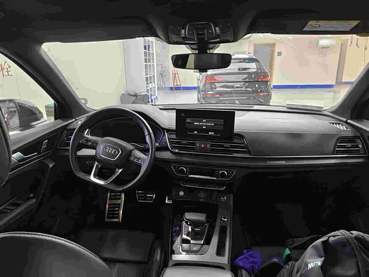 Фото 8 - Audi Q5L