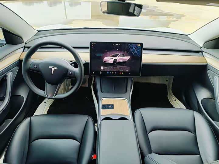 Фото 6 - Tesla Model 3