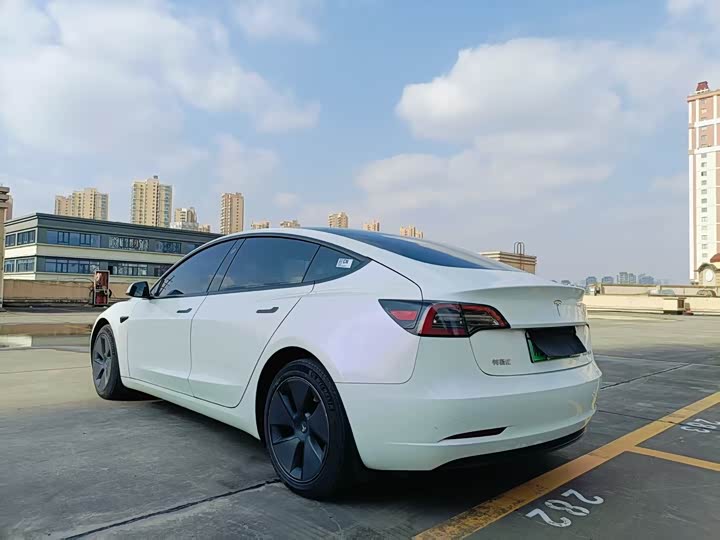 Фото 7 - Tesla Model 3