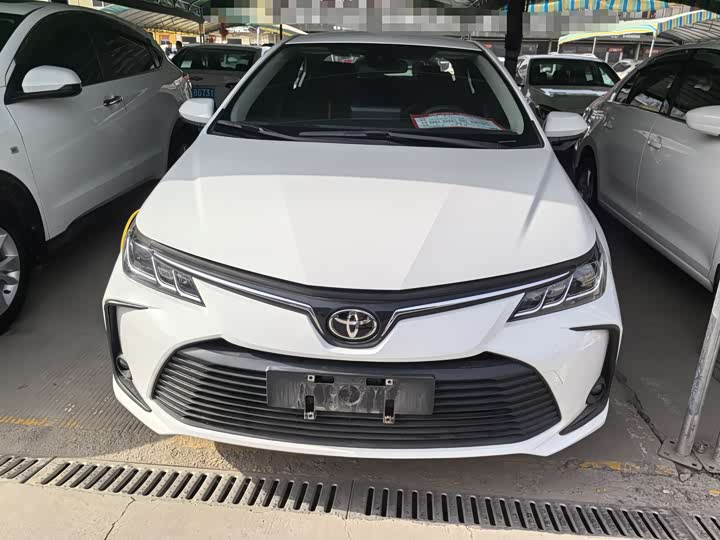 Фото 2 - Toyota Corolla