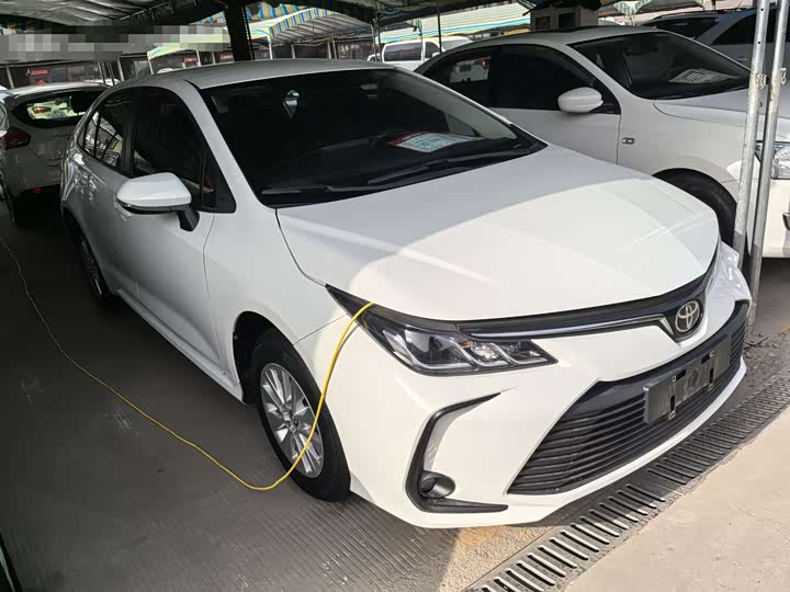 Фото 3 - Toyota Corolla