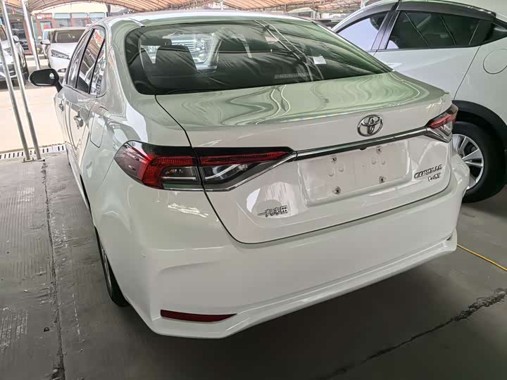 Фото 4 - Toyota Corolla