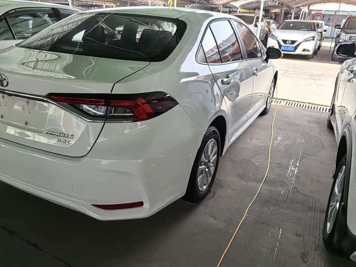 Фото 6 - Toyota Corolla