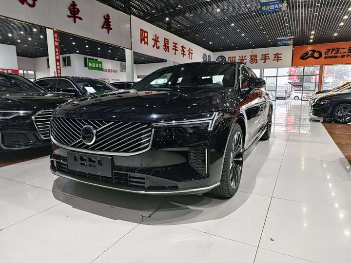 Фото 1 - Volvo S90