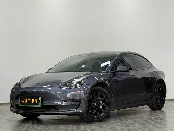 Фото 1 - Tesla Model 3