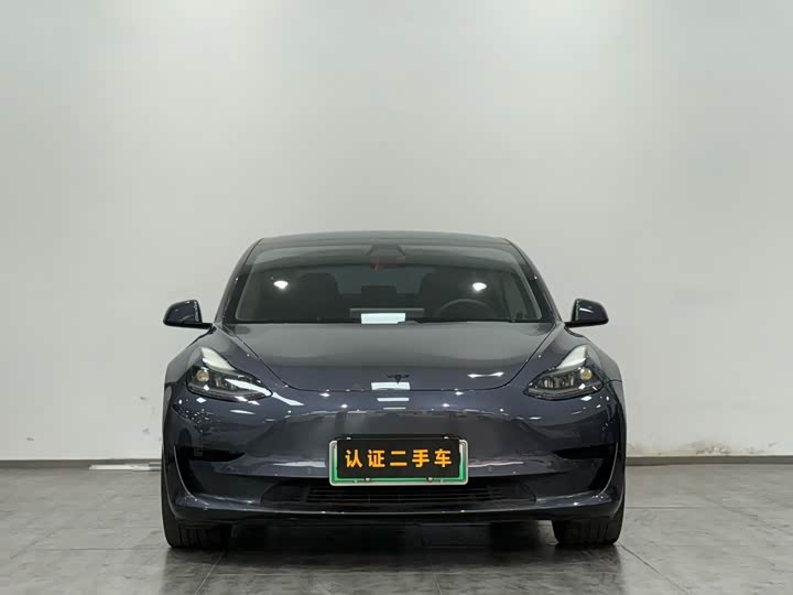 Фото 2 - Tesla Model 3