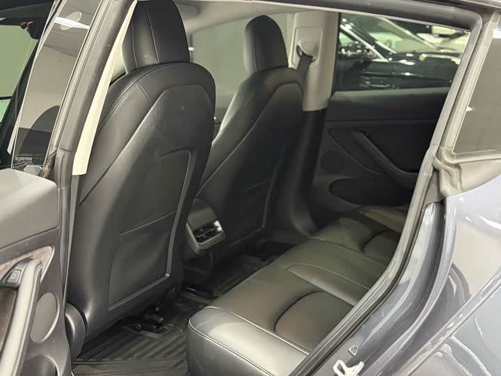 Фото 5 - Tesla Model 3