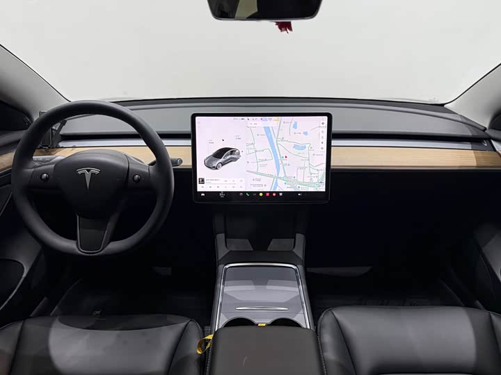 Фото 6 - Tesla Model 3