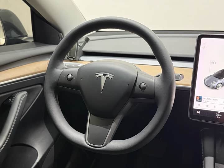 Фото 9 - Tesla Model 3