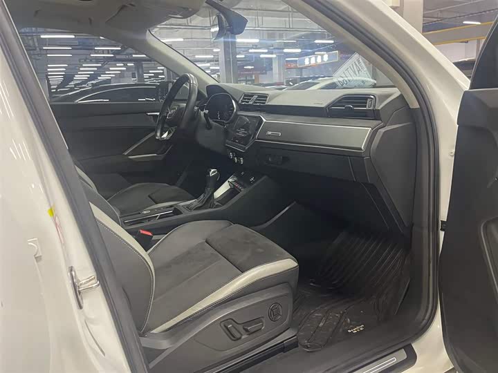 Фото 9 - Audi Q3