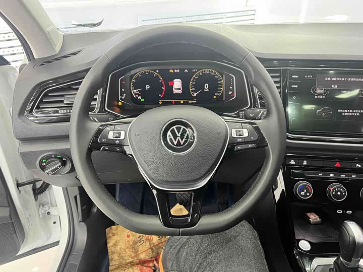 Фото 9 - Volkswagen T-Roc