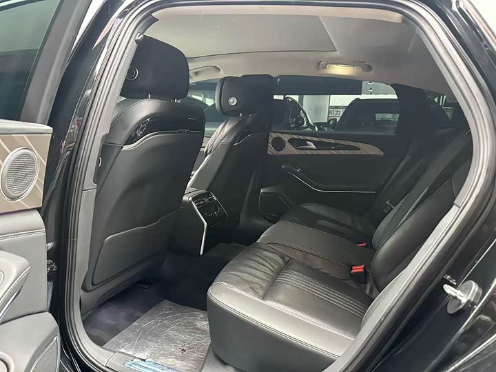 Фото 7 - Hongqi H9