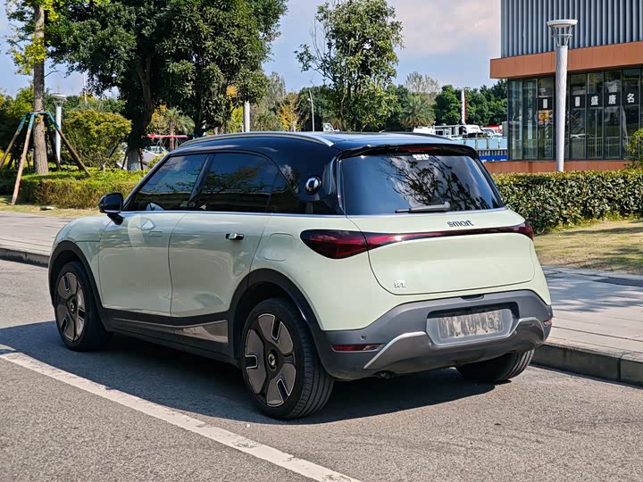 Фото 9 - Smart #1