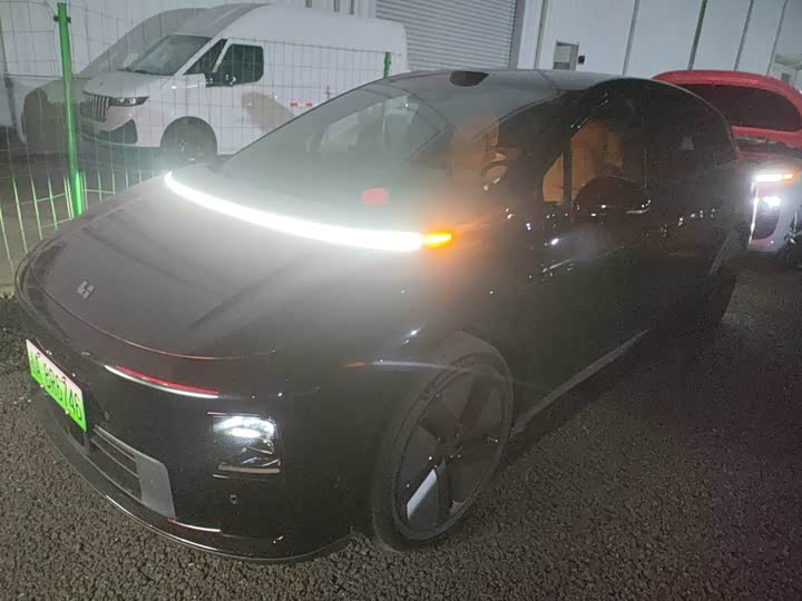 Фото 1 - LiXiang i6