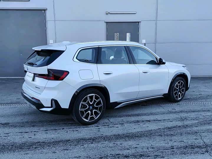 Фото 7 - BMW iX1