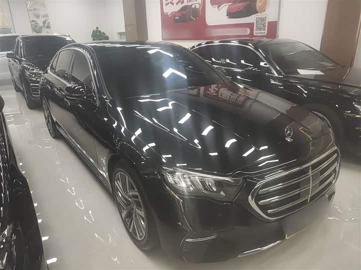 Фото 4 - Mercedes-Benz E-Class